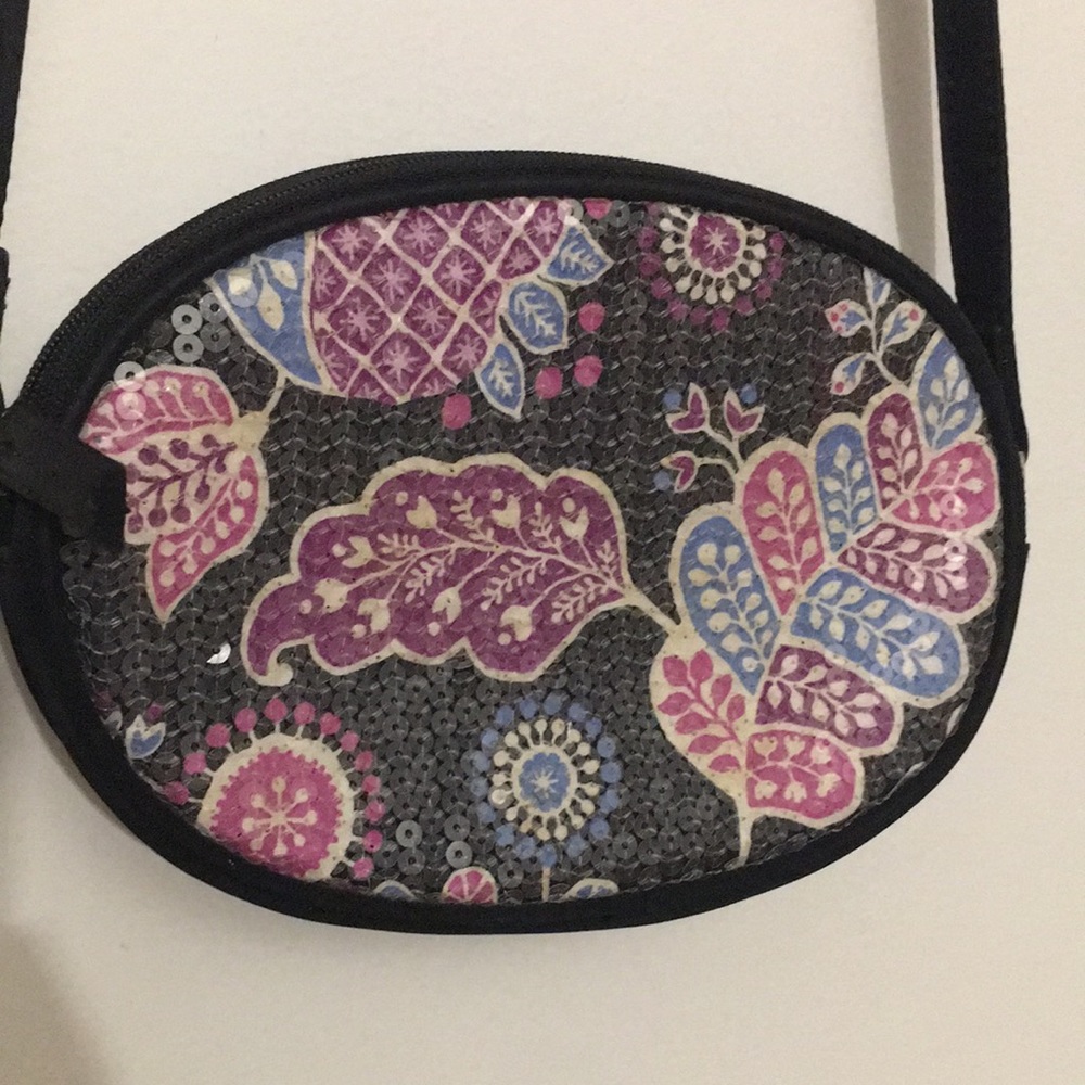 Vera Bradley EUC Floral Design, Sequin Layered Oval Purse